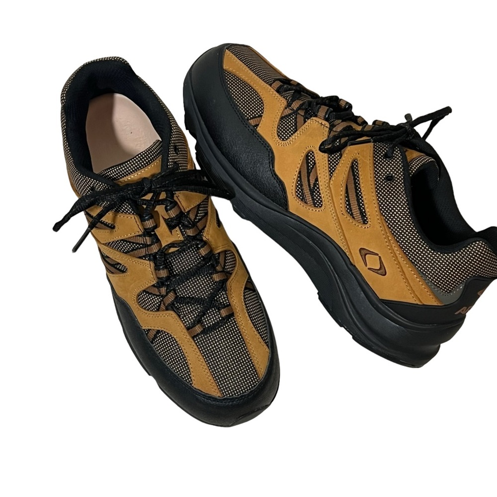 Apex Black and Tan Sneakers